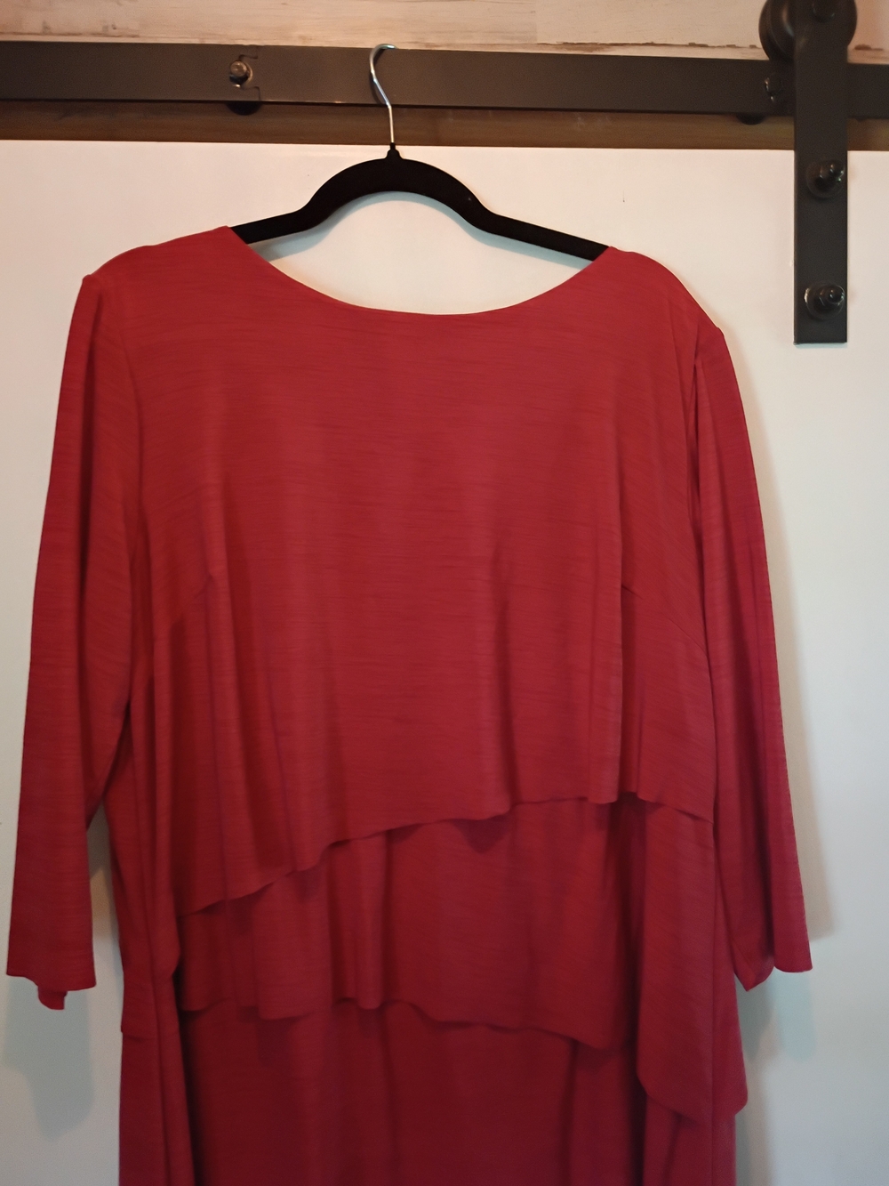 Tahari Women's Tiered Midi Dress in Deep Red - Picture 4 of 7